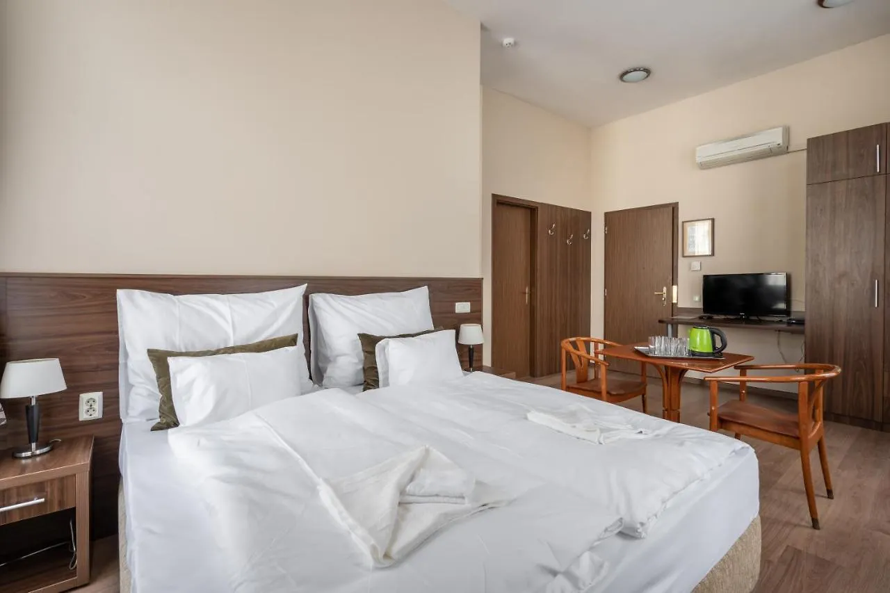 Hotel Elit Boutique Rooms- Best Location By Bqa Budapest Hungría