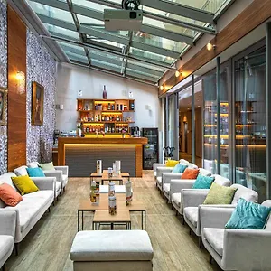 4* מלון Charm - Formerly Boutique