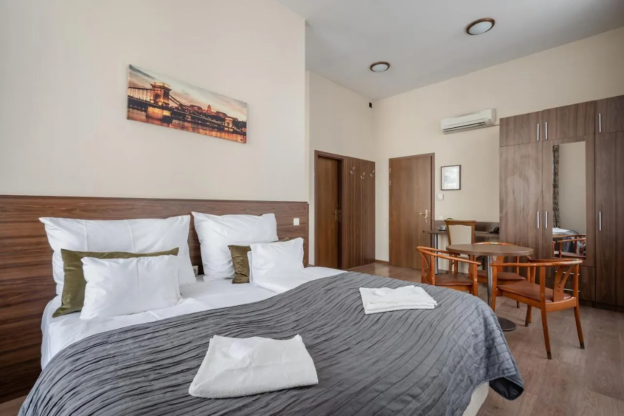 Hotel Elit Boutique Rooms- Best Location By Bqa Budapest