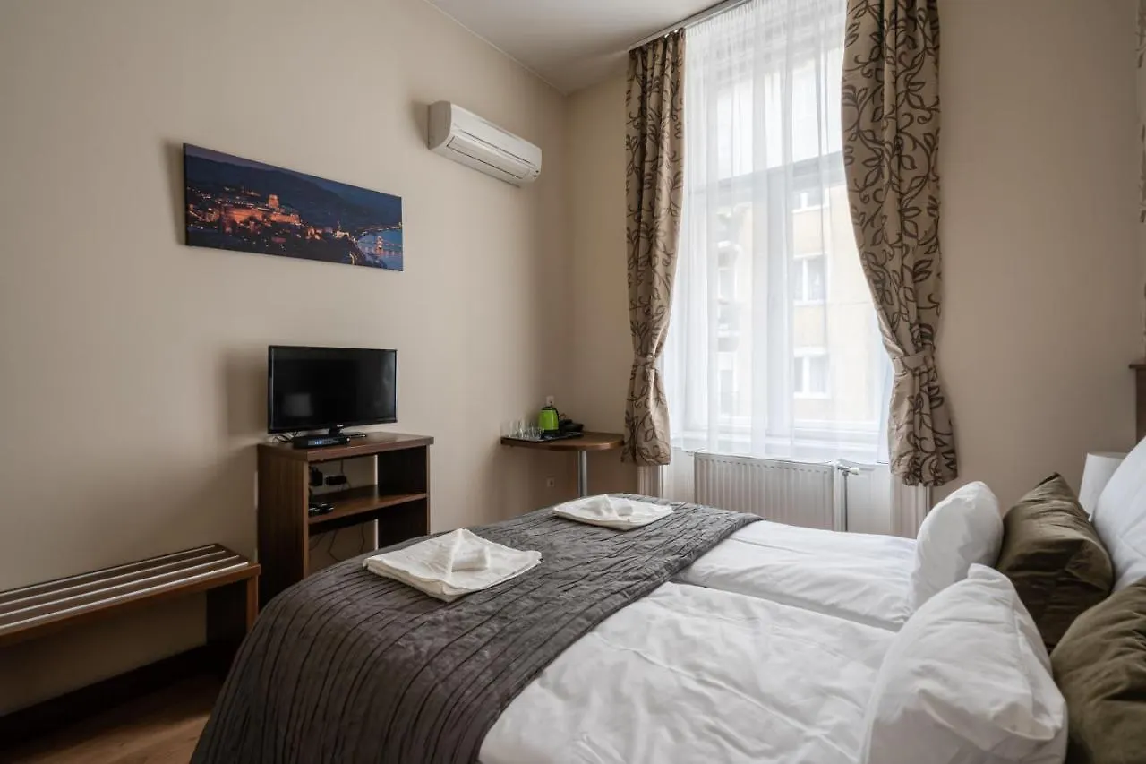 Elit Boutique Rooms- Best Location By Bqa Budapest 0*,  Ungarn